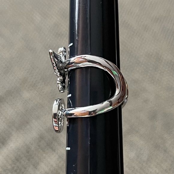 NWOT Unique Silver Pigeon & Peace Sign Bling Ring Size US 6 - Picture 6 of 8